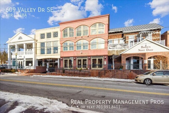 Building Photo - 609 Valley Dr SE