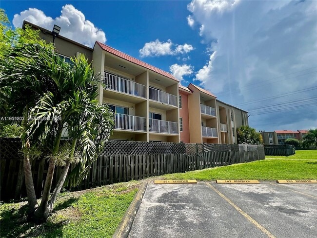 Building Photo - 5201 Geneva Ct