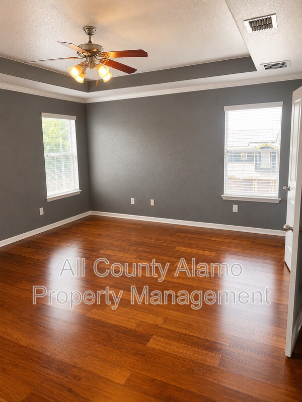 Building Photo - 5565 Saffron Way