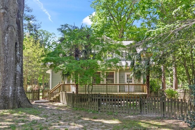 Building Photo - Historic Home in Wake Forest!