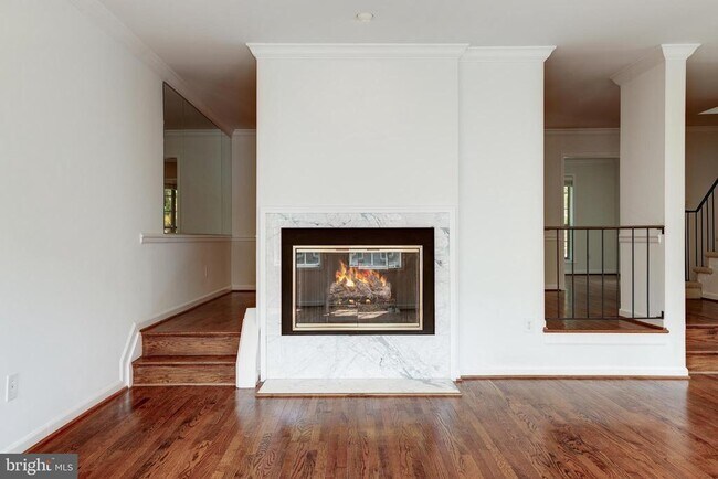 Building Photo - 1412 McLean Mews Ct