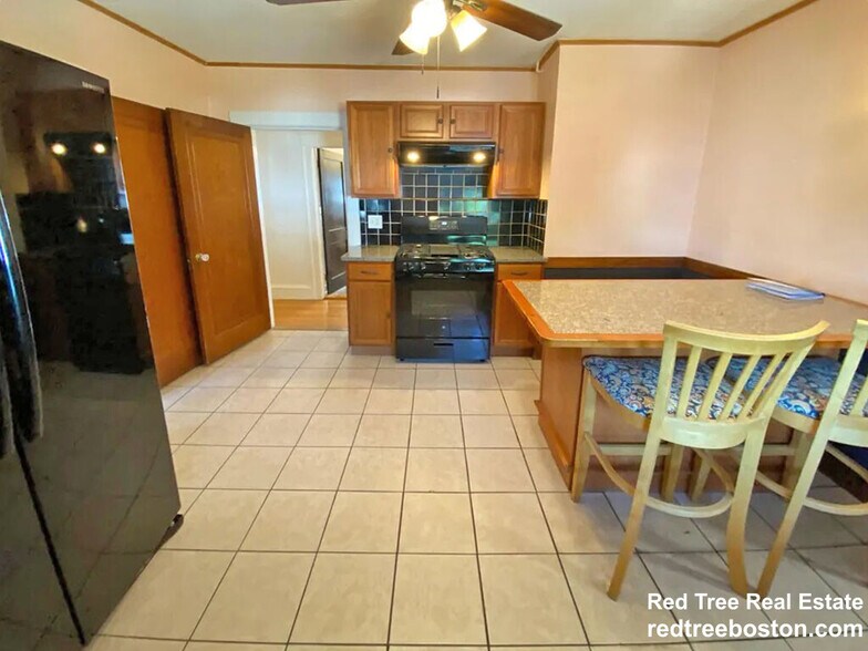 Building Photo - 404 Mount Auburn St