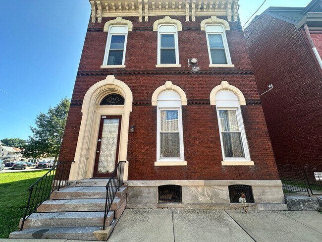 Building Photo - 324 Old 9th St