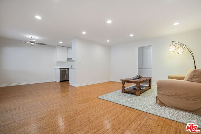 Building Photo - 918 17th St
