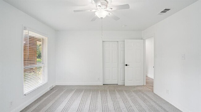 Building Photo - 3855 Crest Cove Cir