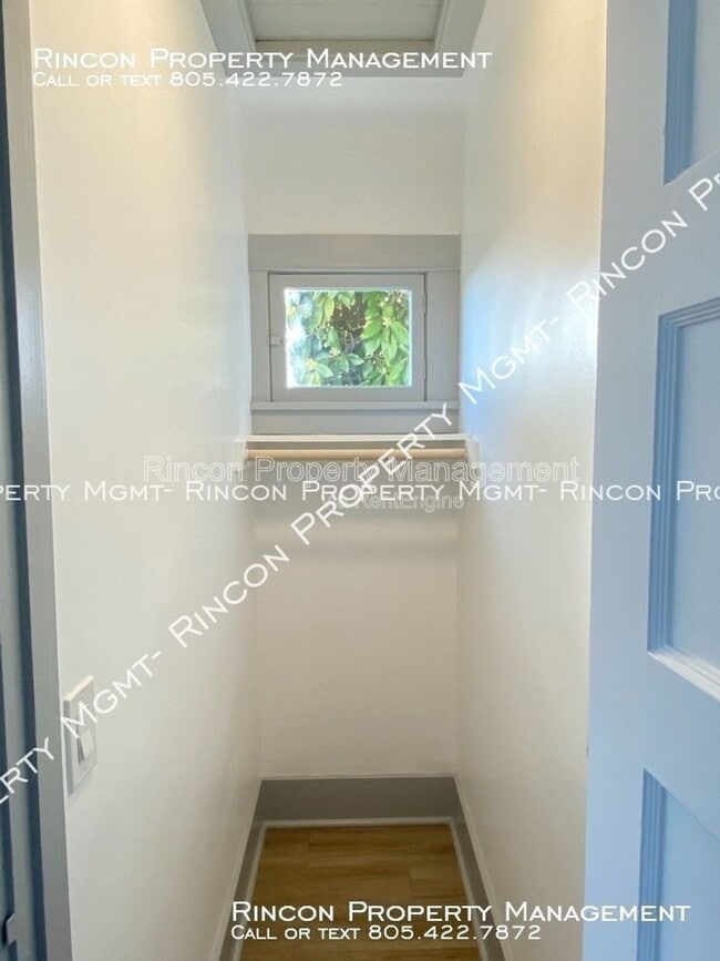 Building Photo - 656 Poli St