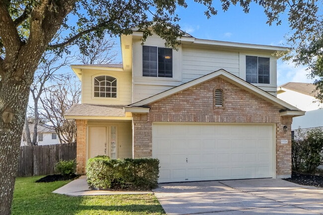 Building Photo - 15524 Sarah's Creek Dr