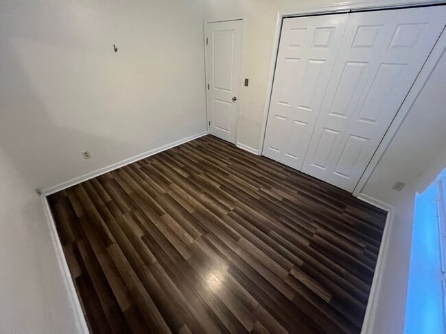 Building Photo - Charming 3 Bedroom, 1 Bath Pensacola Home available !!