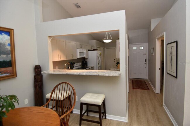 Building Photo - 4941 SW 10th Ln