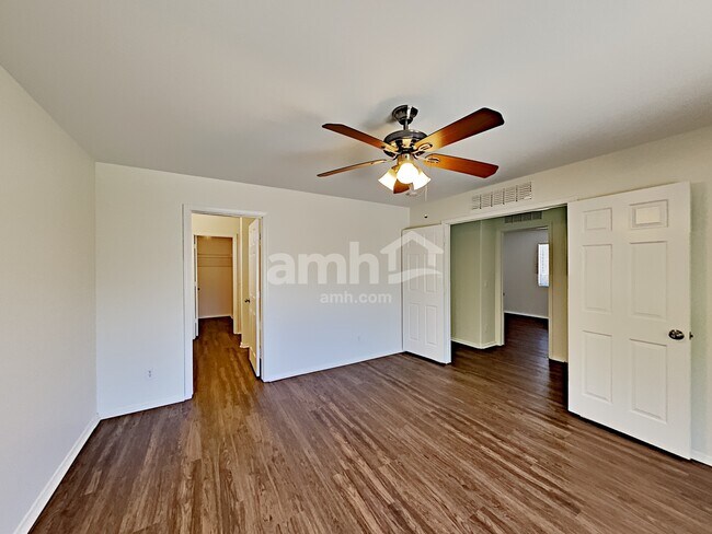 Building Photo - 11319 W Mariposa Dr