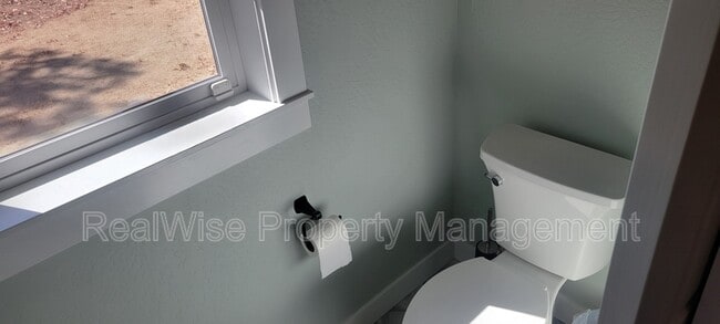 Building Photo - 235 Needlewood Dr