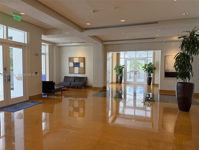 Building Photo - 801 Brickell Key Blvd