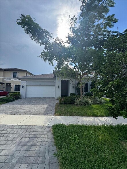 Primary Photo - 4398 SW 173rd Ave
