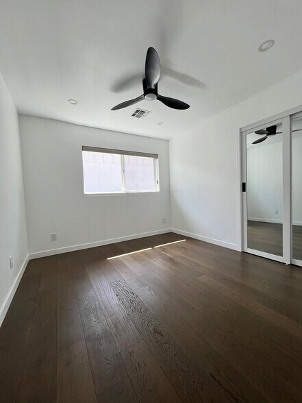 Building Photo - 6407 E Wilshire Dr