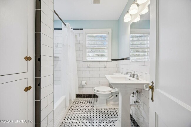 Building Photo - 1406 San Mateo Ave