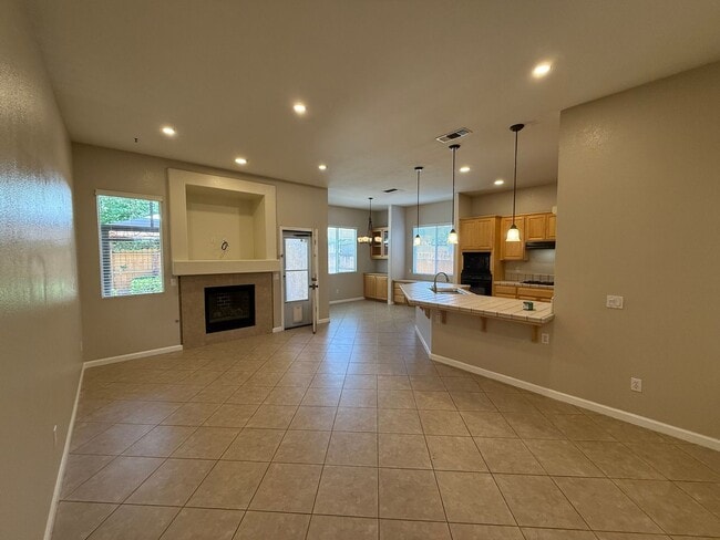 Building Photo - 4-bedroom single story in Sylvan School District!