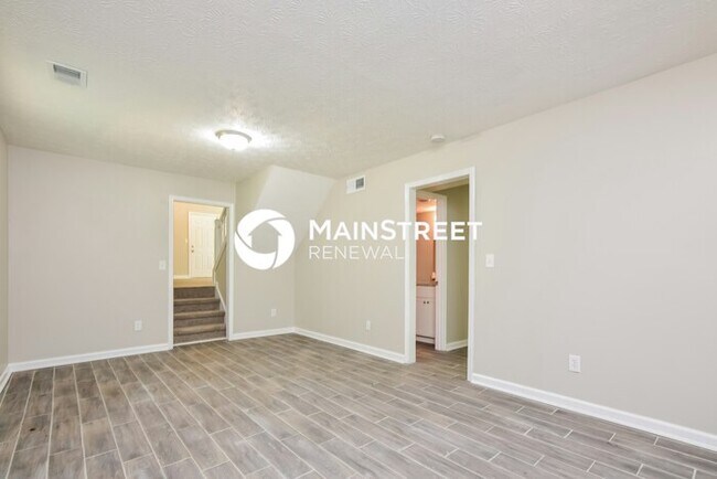 Building Photo - 3 Bedroom Pet-Friendly Home in Lithonia, GA with Main Street Renewal