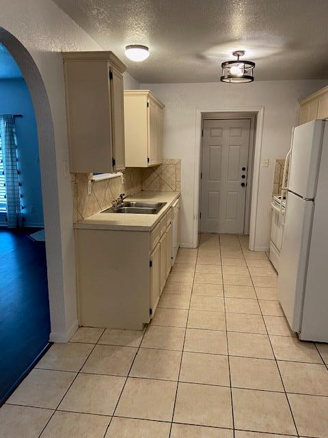 Building Photo - 3700 Dustin Ct