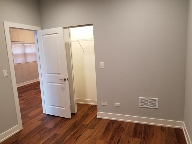 Building Photo - 4851 N Central Ave