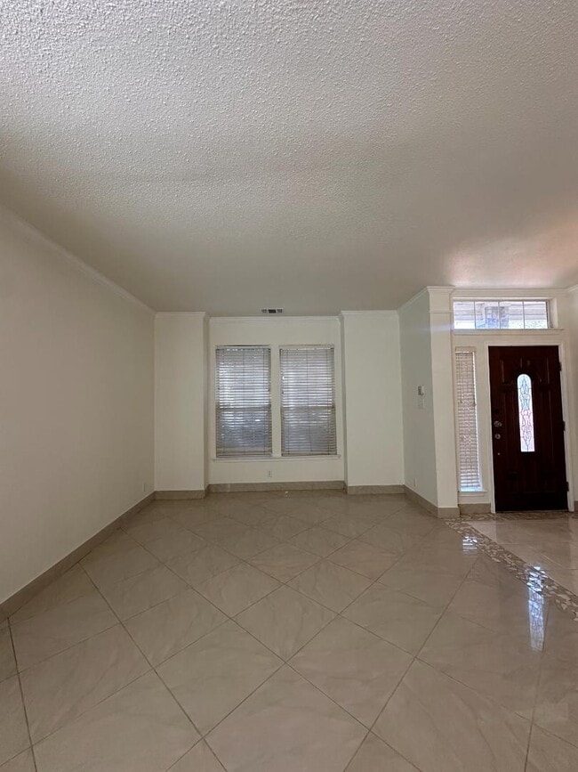 Building Photo - 12360 Hart Crest