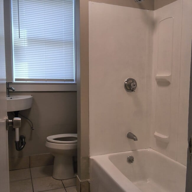 Building Photo - 98 County St