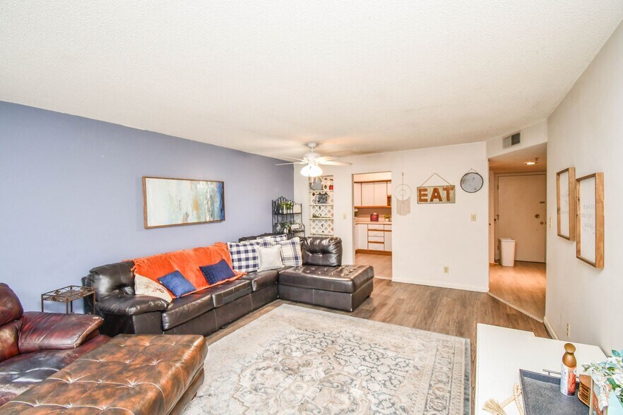 Building Photo - 2904 W 33rd St