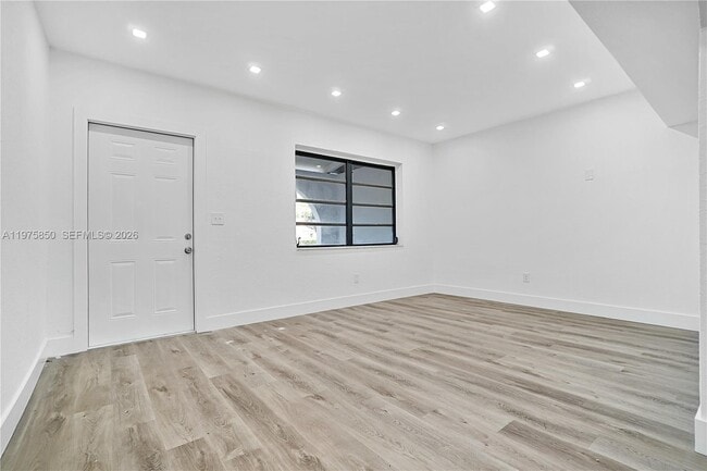 Building Photo - 3041 NW 15th St