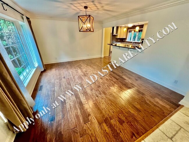 Building Photo - Beautiful 4 Bed 3.5 Bath Home in Fairway-Available NOW!!