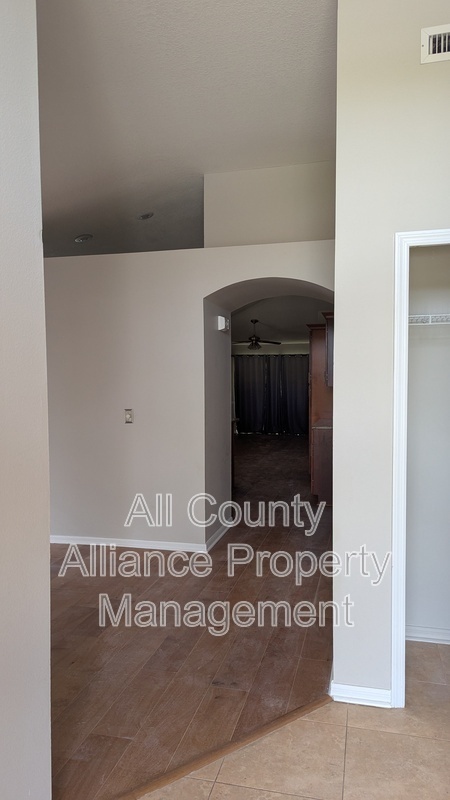 Building Photo - 1247 Maximilian Dr