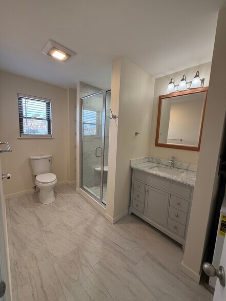 Building Photo - 683 Tremont St