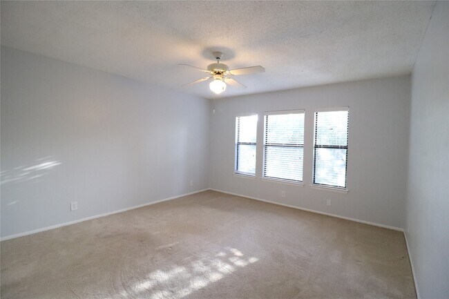 Building Photo - 13026 Cavern Park Dr