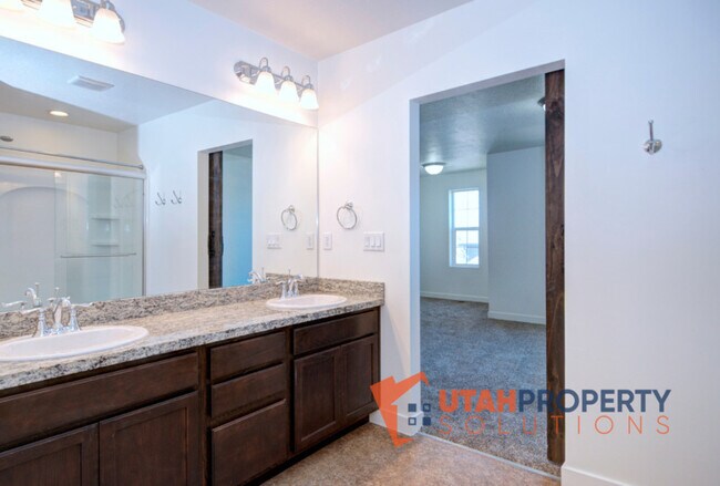 Building Photo - 5670 W Pelican Ridge Ln