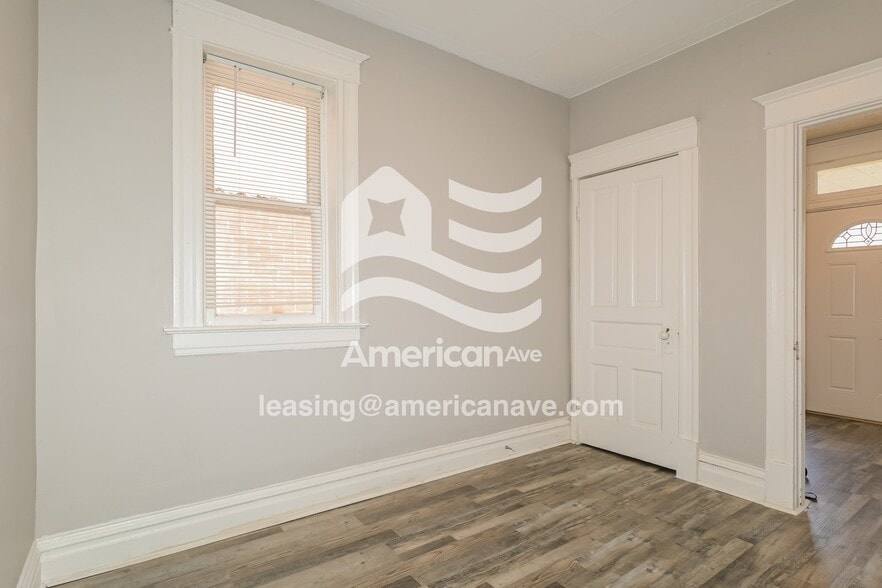 Building Photo - 3320 Itaska St