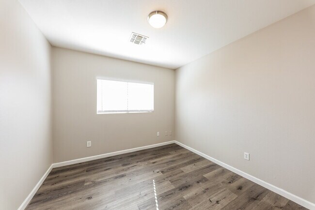 Building Photo - 15830 W Gelding Dr