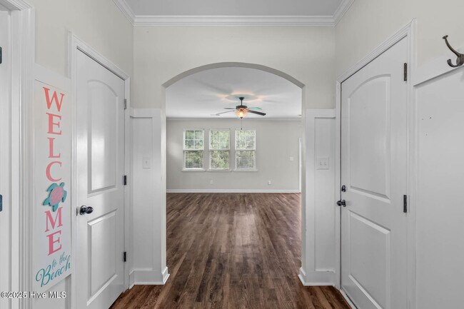 Building Photo - 106 Shallow Ct