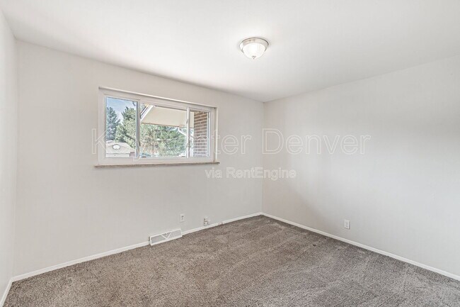 Building Photo - 5265 W Ontario Ave