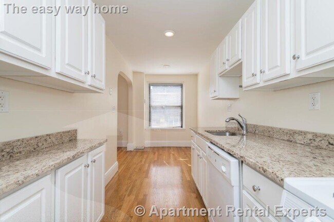 Building Photo - 123 Highland Ave