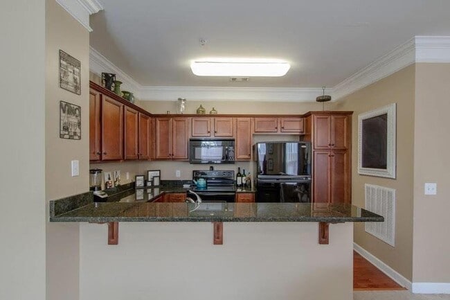 Building Photo - 2310 Elliott Ave