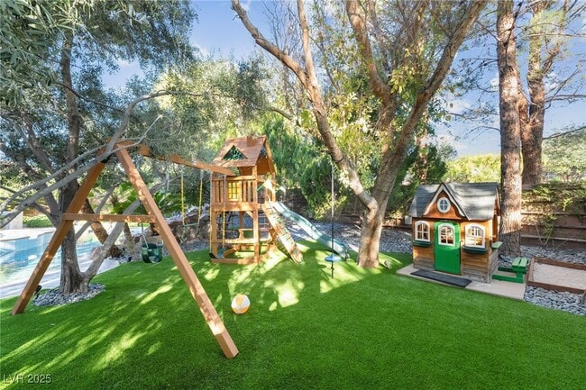 Building Photo - 72 Panorama Crest Ave