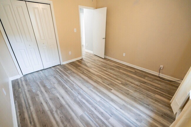 Building Photo - 1764 Folkstone Rd