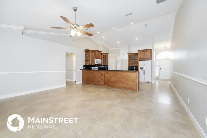 Building Photo - 4609 Doral Park Ave
