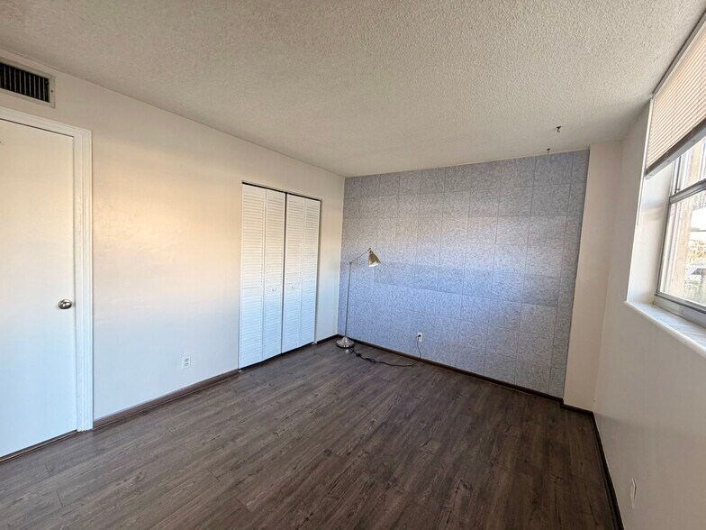 Building Photo - 1777 SE 15th St