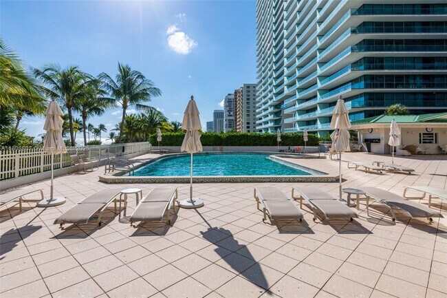 Building Photo - 10205 Collins Ave