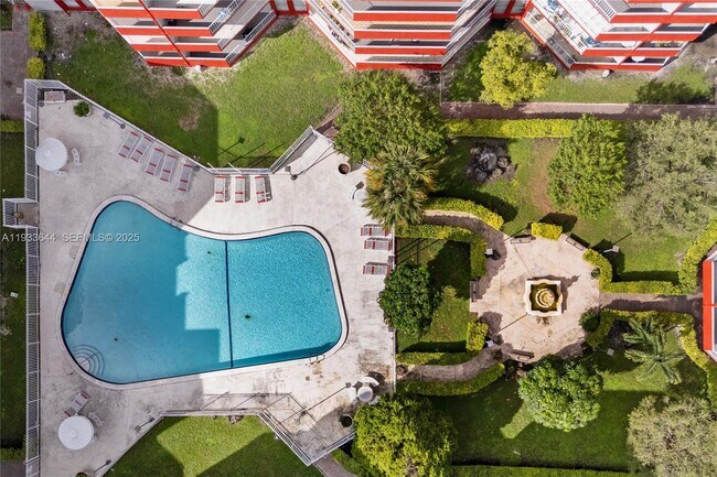 Building Photo - 1750 W 46th St