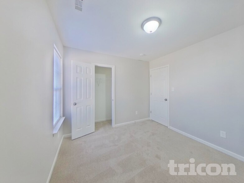 Building Photo - 1110 Hipp Rd