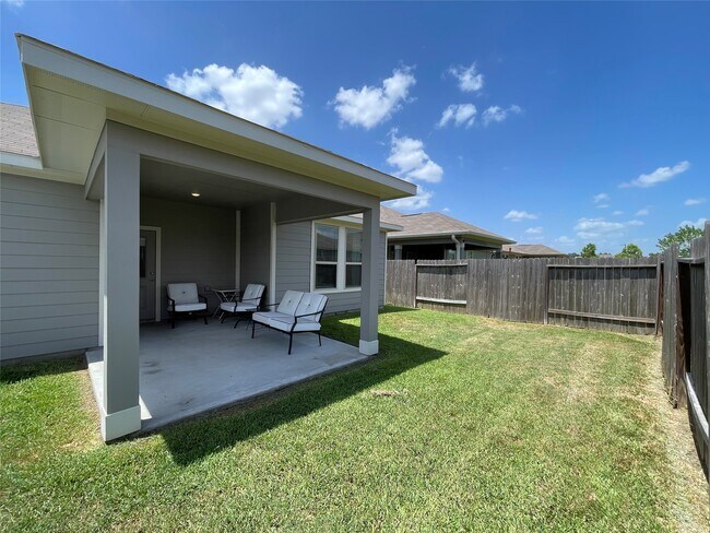 Building Photo - 25511 Northpark Lake Dr