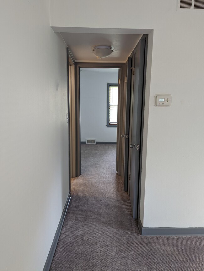 Building Photo - 3141 S 48th St