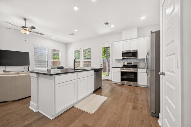 Building Photo - 4004 Baja Ln