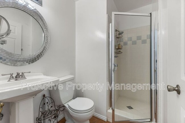 Building Photo - 612 Marie Ave