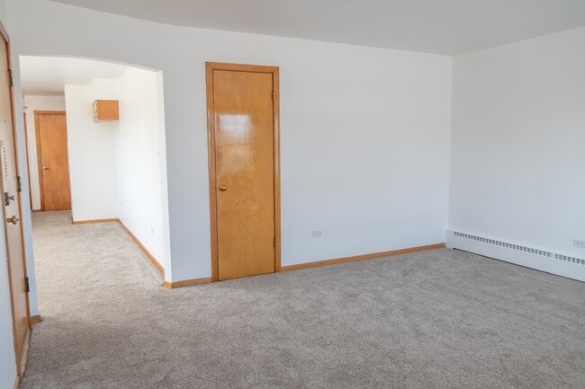 Building Photo - 5520 S Pulaski Rd